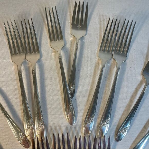 5 dinner forks 7.5" Oneida Tudor Plate QUEEN BESS II Vintage 1946 Silver Plate - Picture 14 of 15
